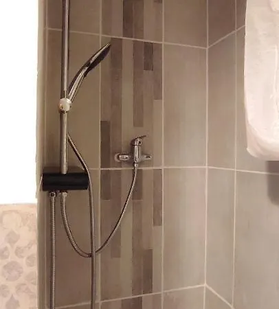 26m2 Centre Renove Avec Parking Prive *